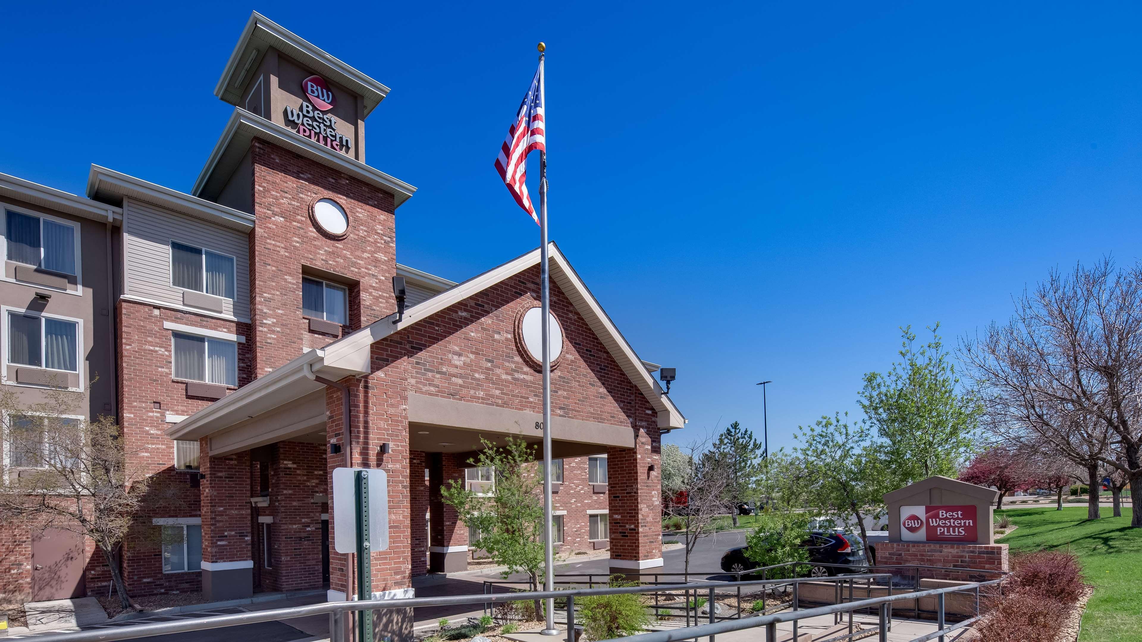 Best Western Plus Gateway Inn & Suites - Aurora Exterior photo