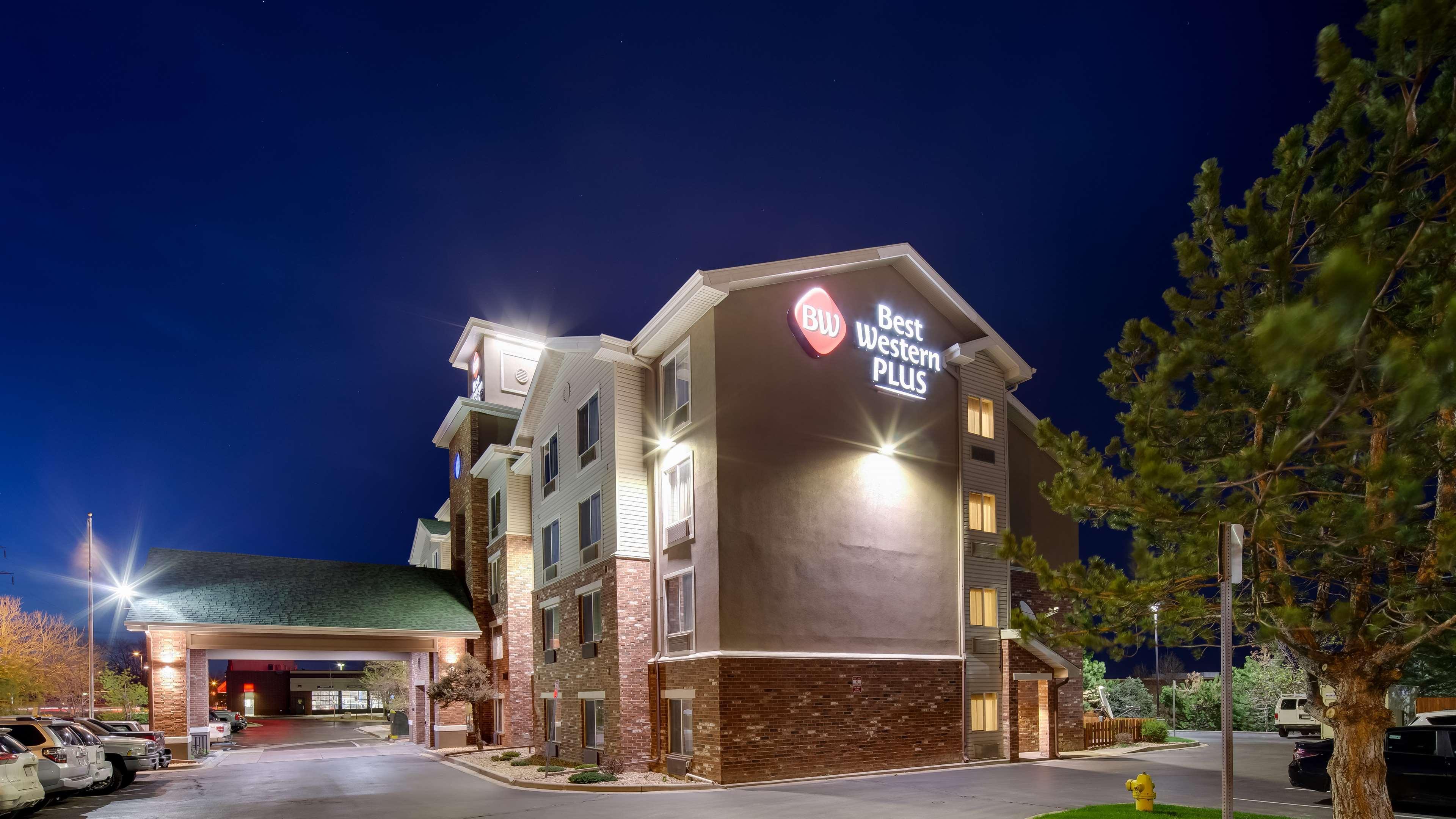 Best Western Plus Gateway Inn & Suites - Aurora Exterior photo